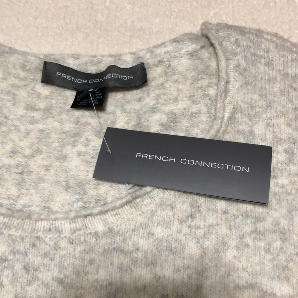 LAST 1!! French Connection Sweater Size L - Picture 2 of 2